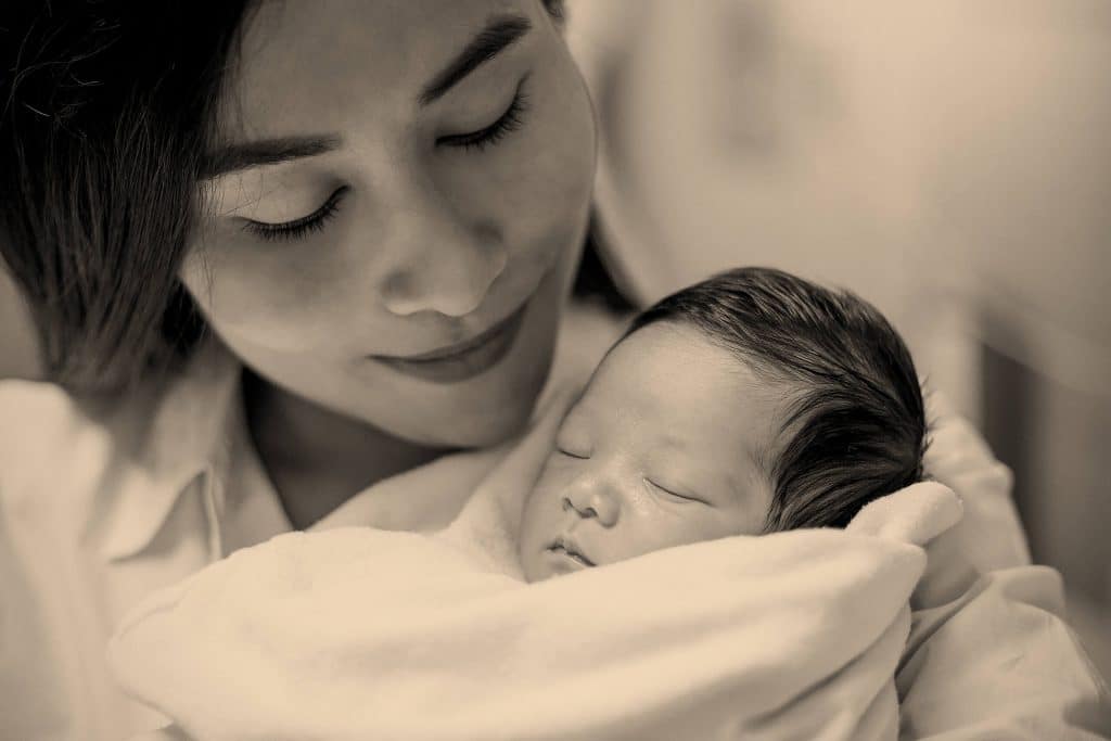 relaxbirth birthie feature mamma baby 4